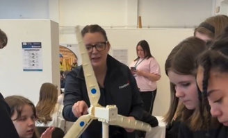 Girls do STEM
