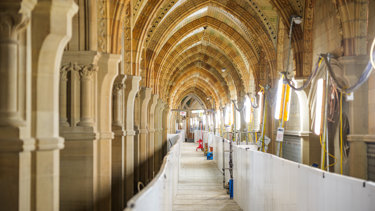 Manchester Town Hall-05.jpg