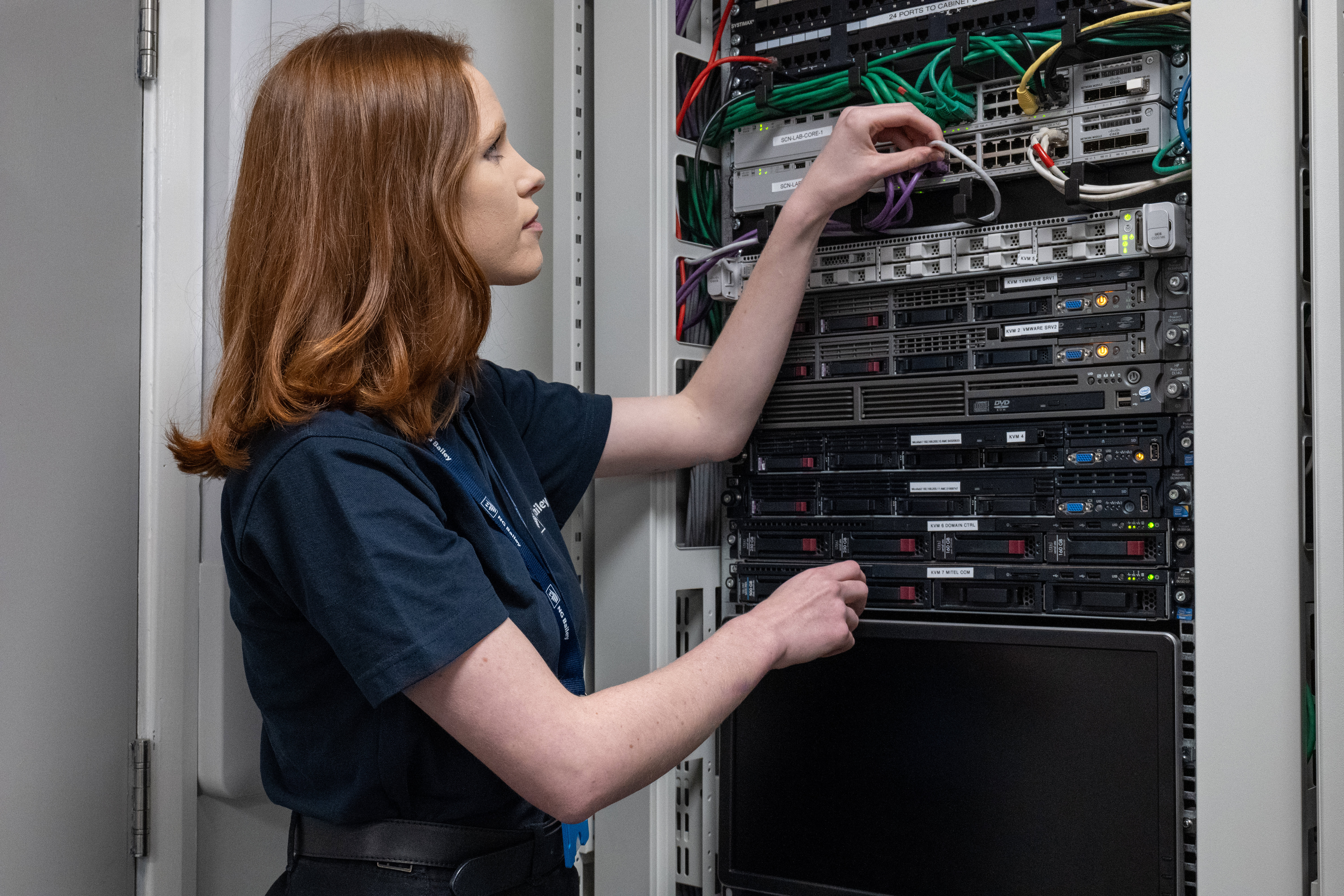 IT Services Woman Data Centre